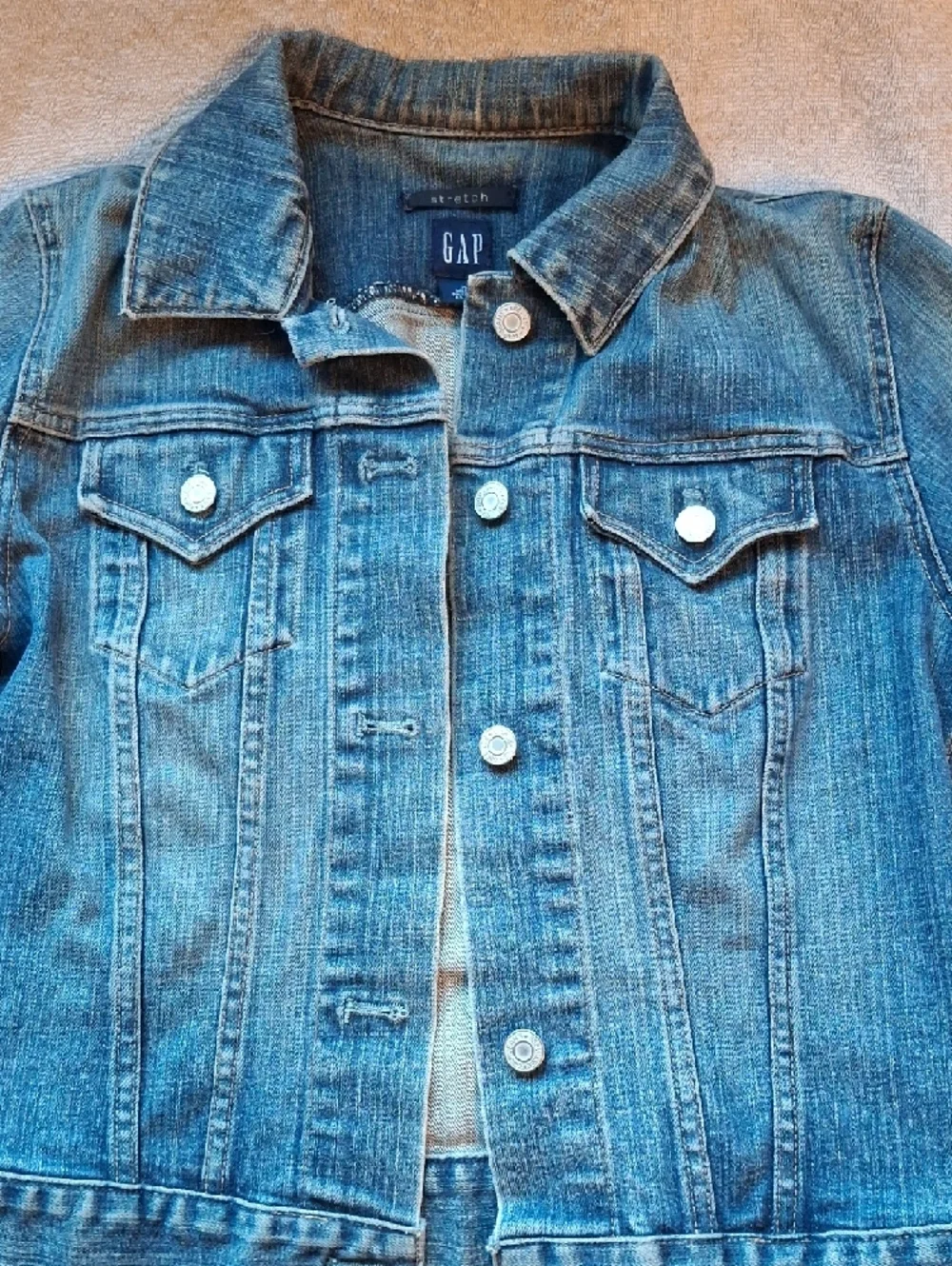 GAP Light Blue Denim Trucker Jacket Fitted Sz XS Stretch Cotton - Picture 2 of 6